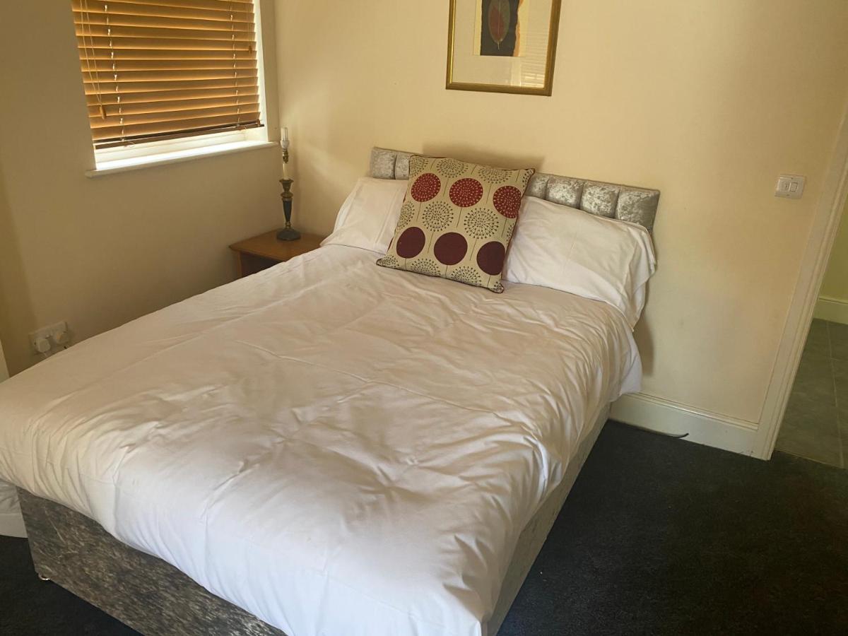 Bed and Breakfast The Coach And Horses Winchester Exteriér fotografie