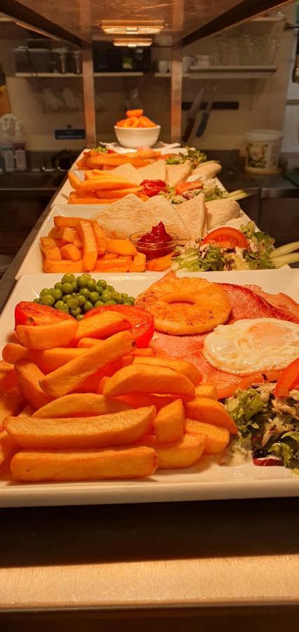 Bed and Breakfast The Coach And Horses Winchester Exteriér fotografie