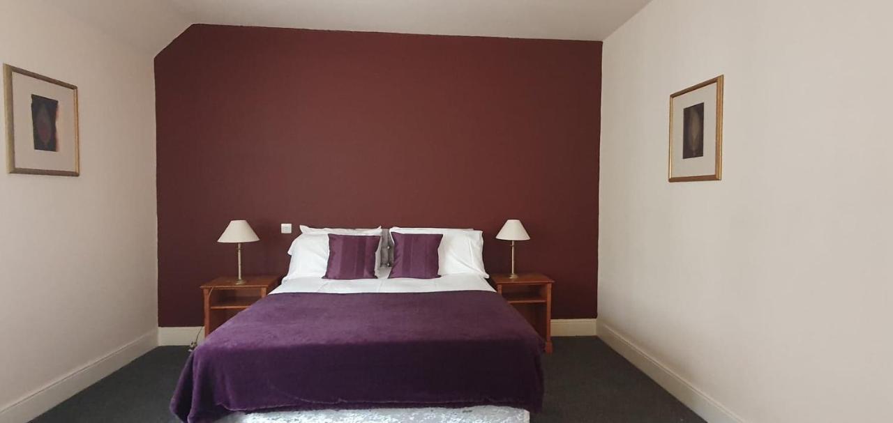 Bed and Breakfast The Coach And Horses Winchester Exteriér fotografie