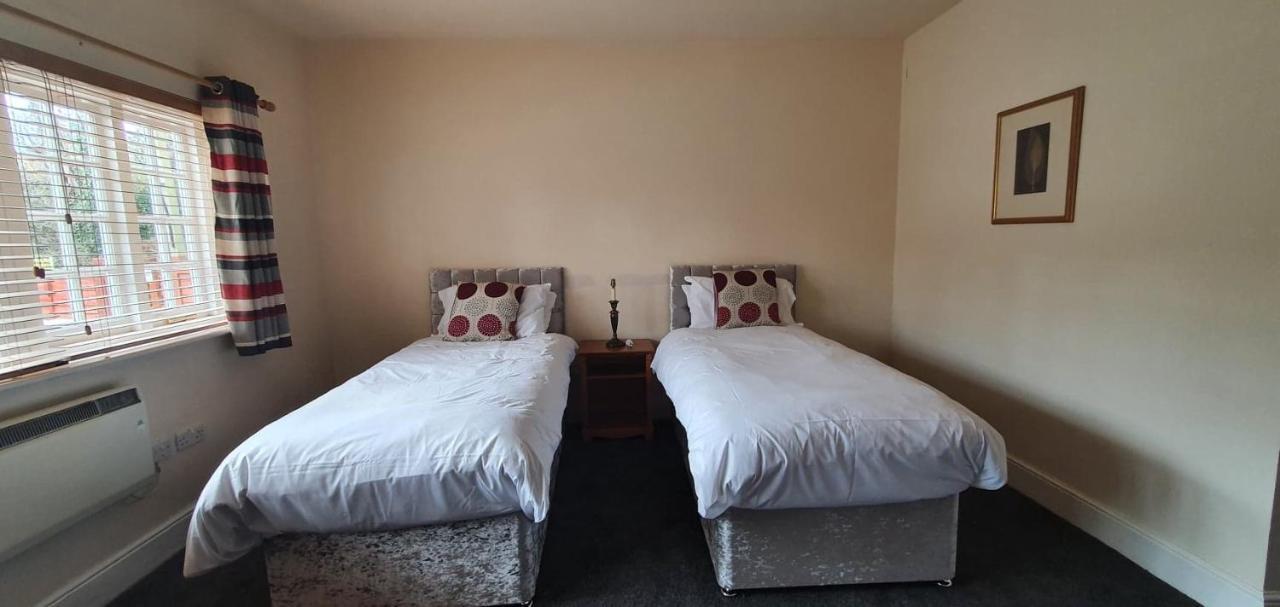Bed and Breakfast The Coach And Horses Winchester Exteriér fotografie