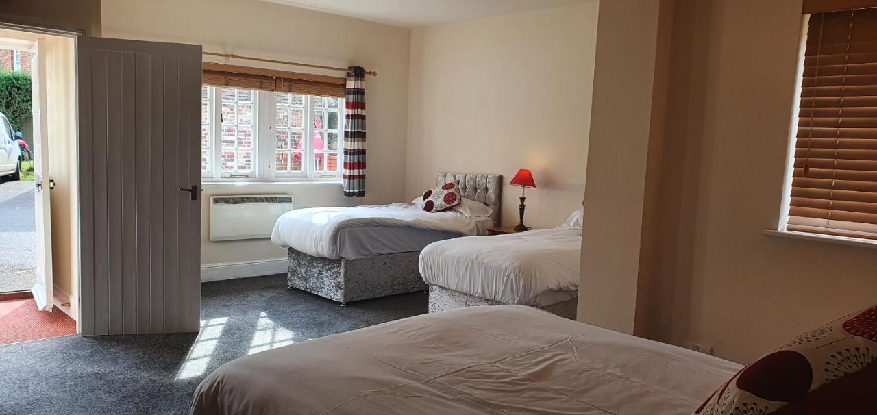Bed and Breakfast The Coach And Horses Winchester Exteriér fotografie